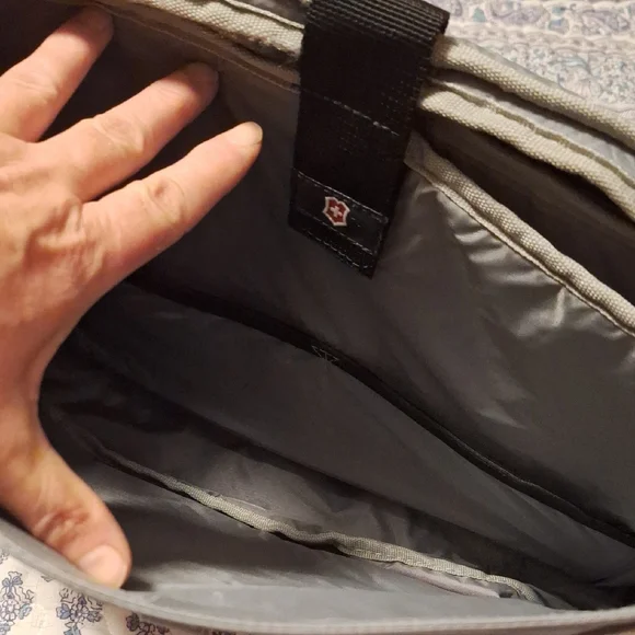 Victorinox Purple and Gray Messenger Bag/Computer Bag - Picture 5 of 12